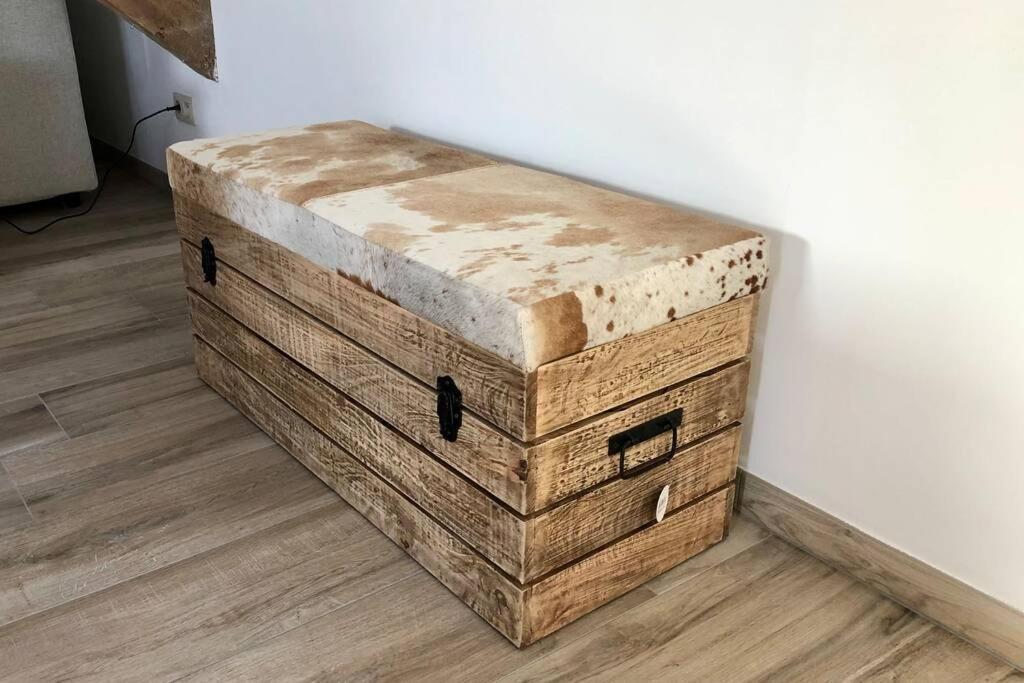 Le Grenier De Charlotte Apartment Libin Luaran gambar